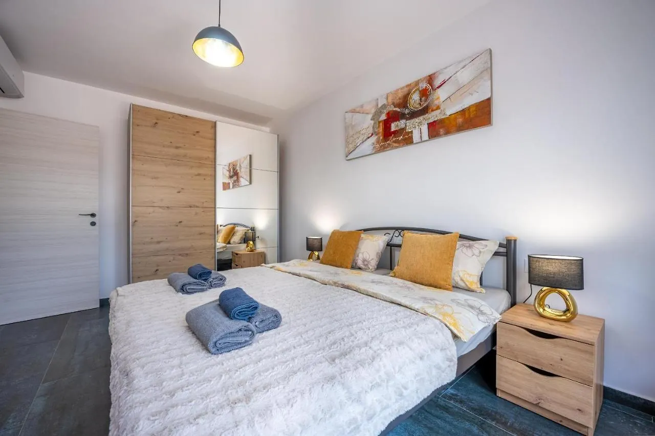 Apartment Rose Medulin 0*,  Croatia